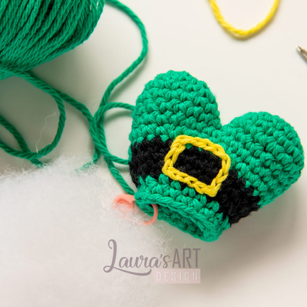 St Patricks crochet heart free pattern
