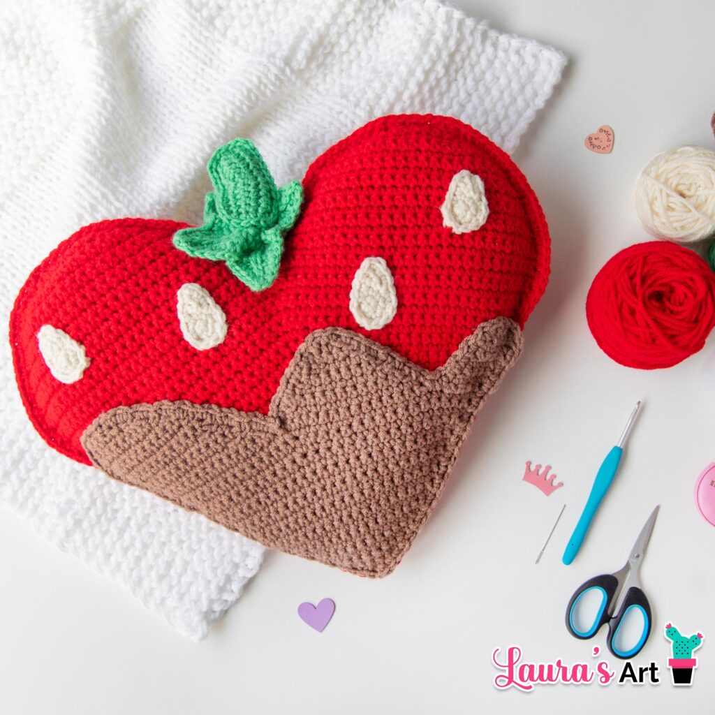 Crochet Strawberry heart Pillow - Crochet Pattern