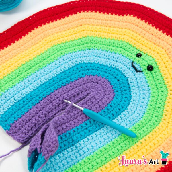 Almohada de Arcoiris a crochet - Rainbow Crochet Pillow Pattern