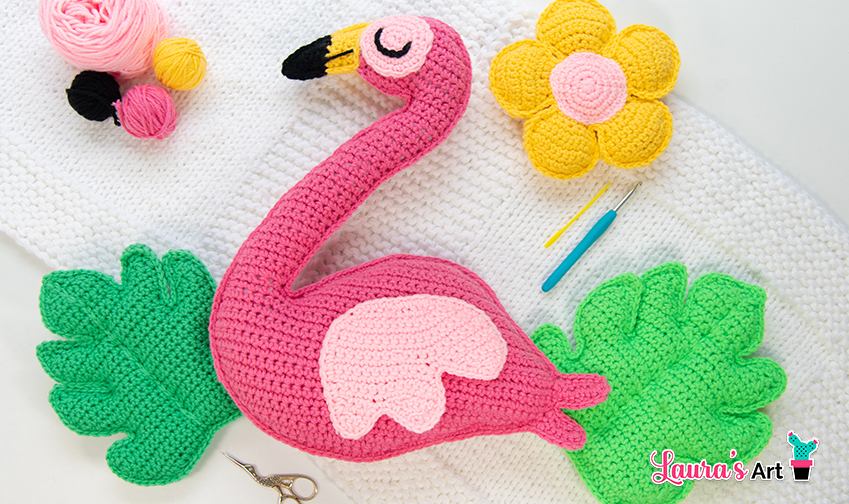 Crochet XL Flamingo Amigurumi