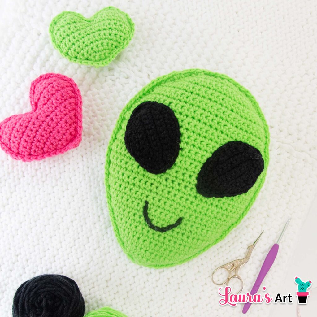 Almohada de Alien a Crochet - Patron Gratis - Crochet Alien Amigurumi