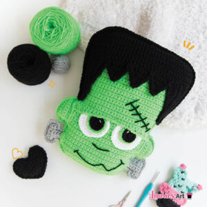 Frankenstein crochet pillow / Almohada de Frankenstein a crochet