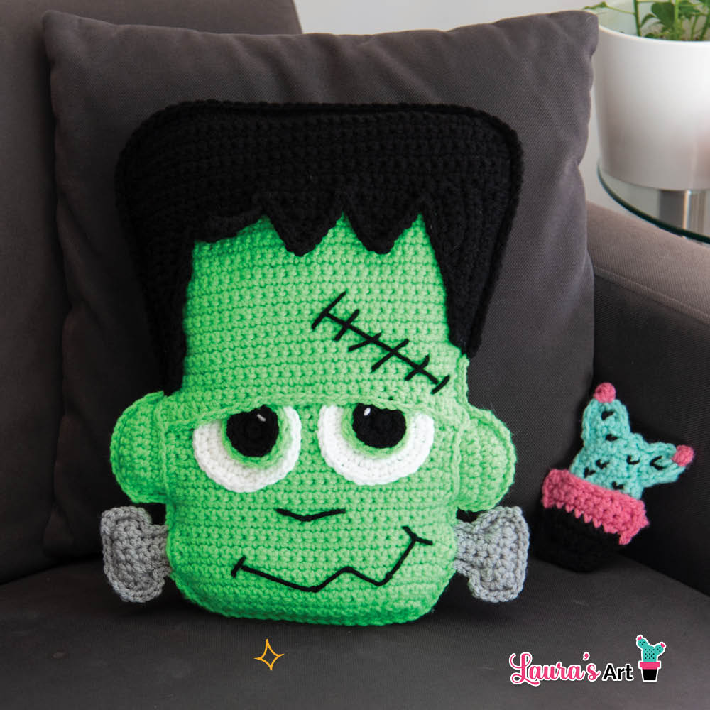 Frankenstein crochet pillow / Almohada de Frankenstein a crochet